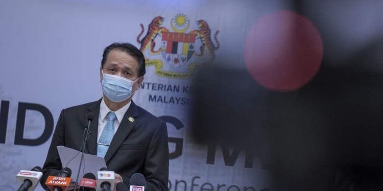 回跌5字头！新增5671宗确诊