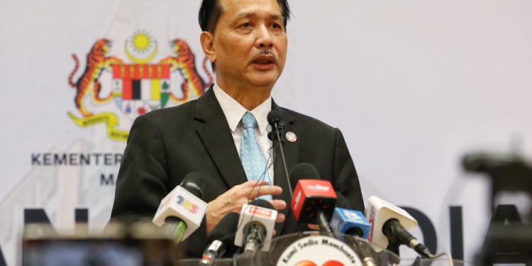 连续7天破万！今增1万972确诊