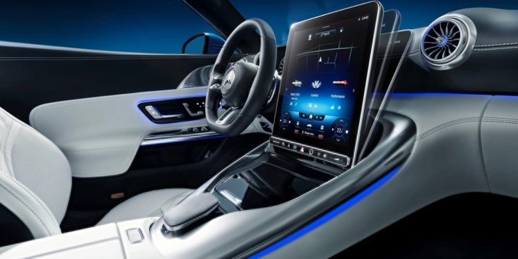 搭载可翻转触控屏！ 2022 Mercedes-AMG SL敞篷跑车科技感满分