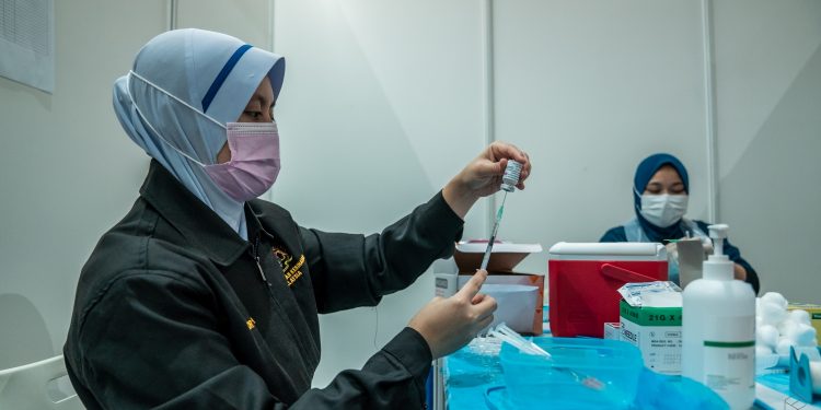 疫苗接种量再刷新纪录 7月5日单日逾30万剂！