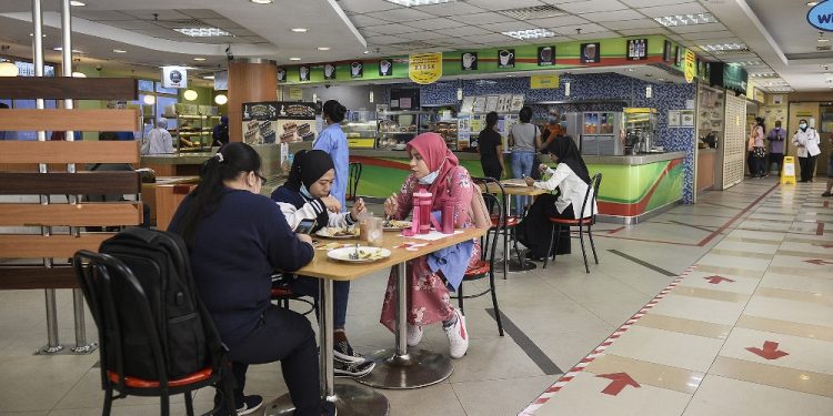 料砂玻最快迈入NRP三阶!首相:下周宣布完成接种放宽政策