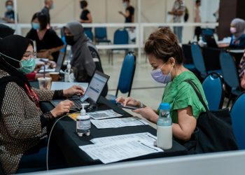 再创新高！单日接种逾43万剂疫苗