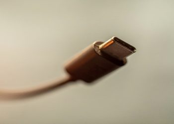 提升至80Gbps 英特尔副执总意外曝Thunderbolt 5规格