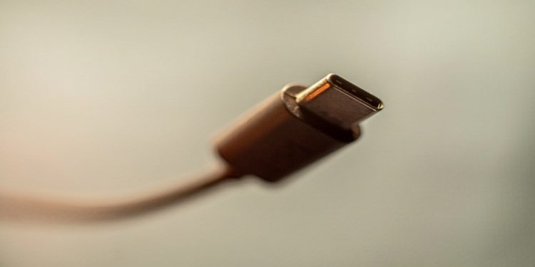 提升至80Gbps 英特尔副执总意外曝Thunderbolt 5规格