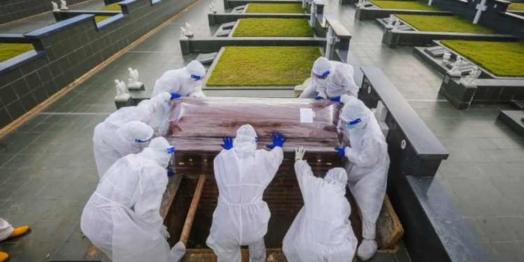 再破2万！新增确诊2万889宗