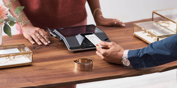 逐步淘汰磁条技术 万事达卡2033年全面使用EMV 芯片