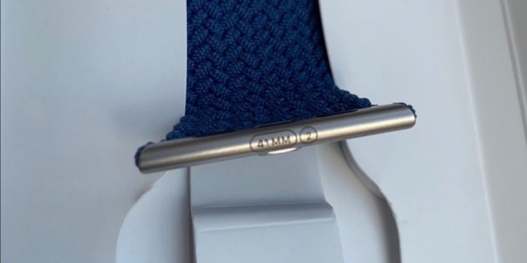 尺寸会更大？ 苹果料推出45mm新智能手表！