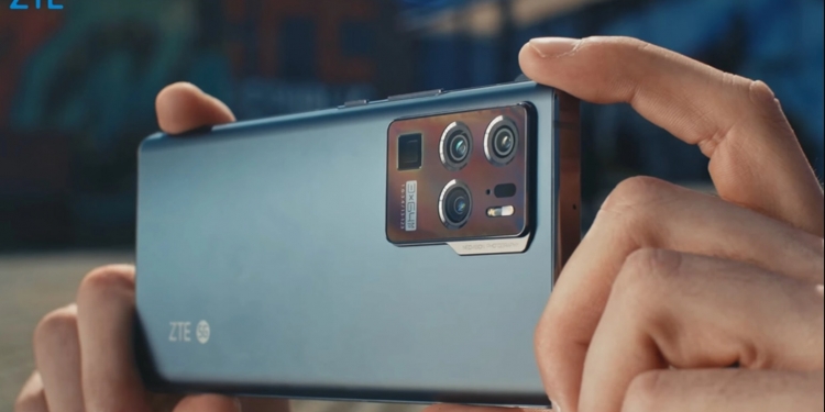 搭载高通骁龙888处理器  ZTE Axon 30 Ultra发布