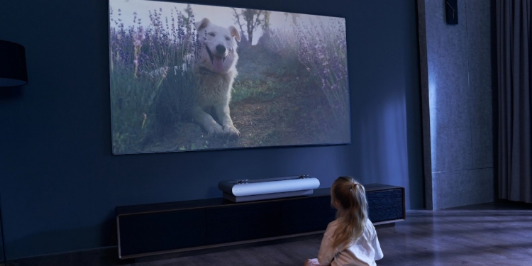 可投射100寸屏幕 JMGO U2激光电视投影机发布