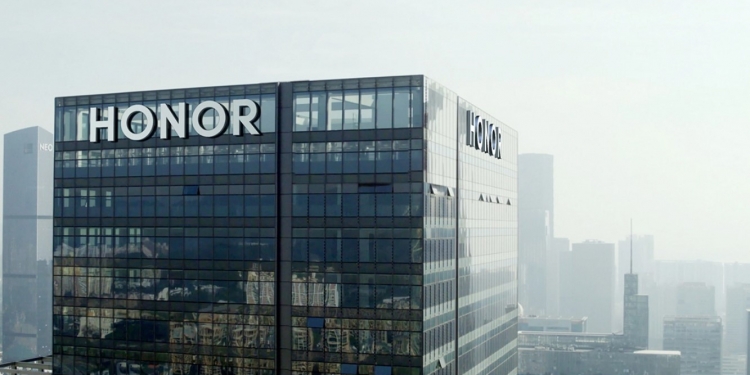 脱离了华为也难逃?美国仍在探讨制裁荣耀