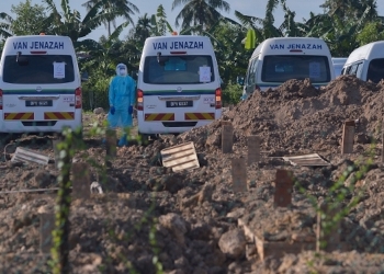 ICU活跃病例人数微降至1116 昨报334宗死亡病例