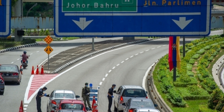 别以疫苗接种率为允跨州指标！医协：应等ICU使用率降至50%