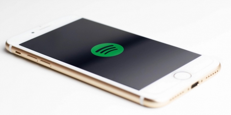 iPhone升级iOS 15后 使用Spotify出现耗电快和过热问题