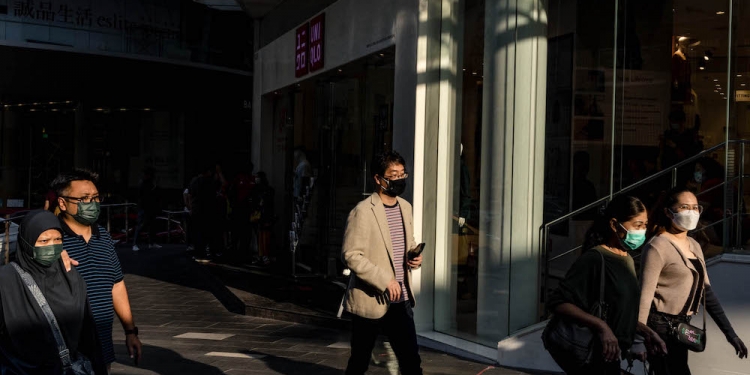 连续11天四位数 单日确诊回升至7950宗