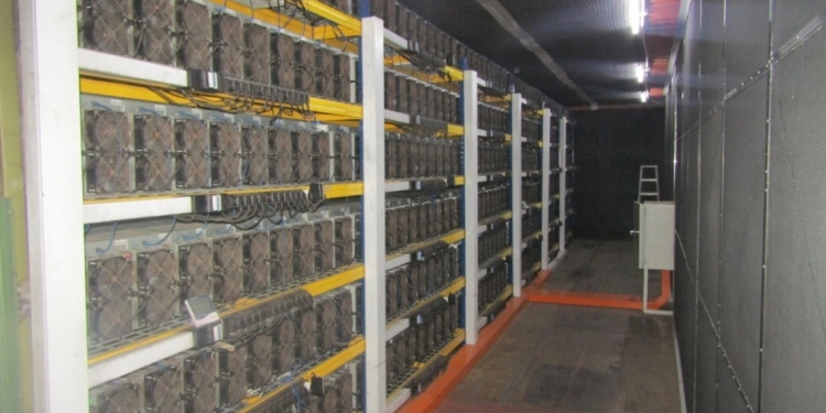 砂破获最大宗偷电挖加密币案 充公逾1200台挖矿机