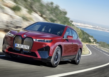 宝马iX xDrive 40客制化 基本车款还可增设运动套件