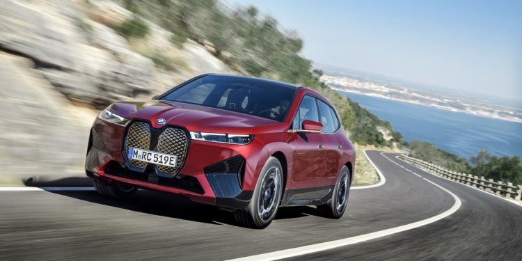 宝马iX xDrive 40客制化 基本车款还可增设运动套件