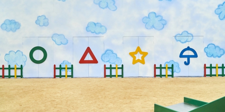 不用冒险也能“身临其境”!Netflix发《鱿鱼游戏》背景图