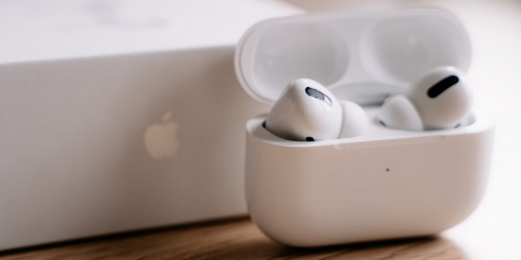 苹果为有声音问题的AirPods Pro 延长1年更换计划！