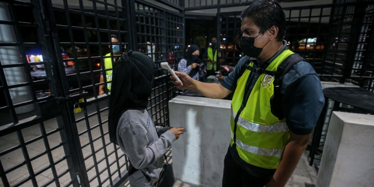 单日确诊回升至6210宗 呈阳率4.28%