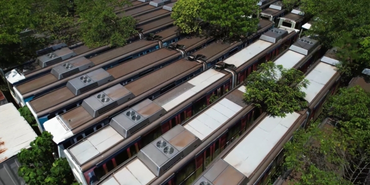 逾70个轻快铁车厢被丢弃在空地？看Rapid KL怎么回应