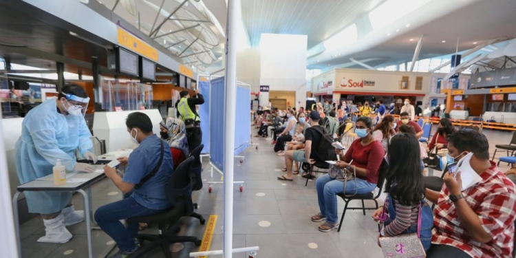 降至快近万宗！今报1万915确诊 砂州2121居冠