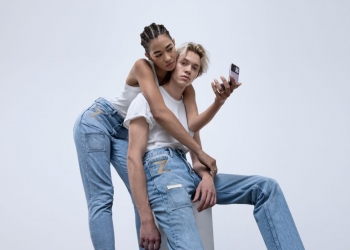 Galaxy Z Flip 3专属！三星与Dr Denim合作推限量牛仔裤