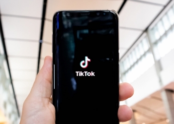 iOS 15.1：用SharePlay分享TikTok视频 页面变“For Us”！