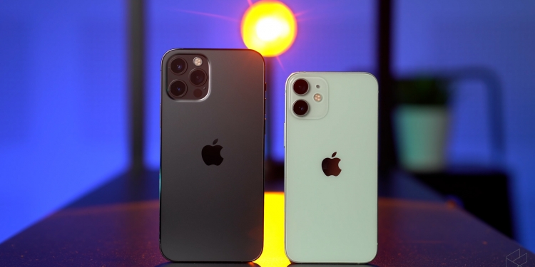 你打算入手iPhone 12 mini或iPhone 12 Pro？这是使用一年后的真实体验！