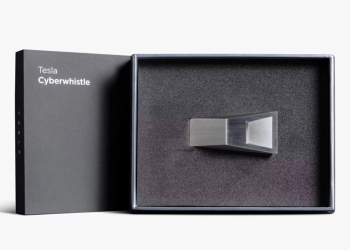 特斯拉推出限量版Cyberwhistle口哨