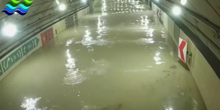 耗时22小时 精明隧道防洪系统排水改善灾情