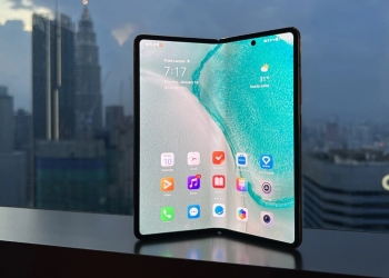 荣耀首款折叠屏手机Magic V登场