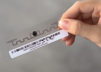 包含支付过路费功能 JPJ考虑将RFID植入车牌或汽车路税贴纸