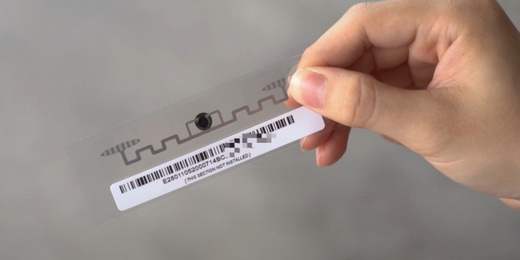 包含支付过路费功能 JPJ考虑将RFID植入车牌或汽车路税贴纸