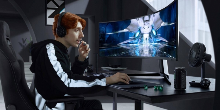 三星推全球首款4K 240Hz显示器 Odyssey Neo G8