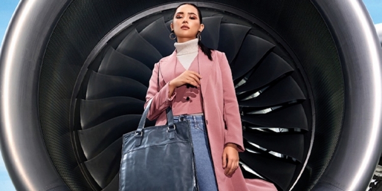 马航商务舱座椅摇身变手提包 售价RM882起