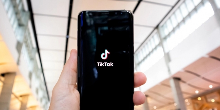 抖音壮大势不可挡 Snapchat脸书都喊怕