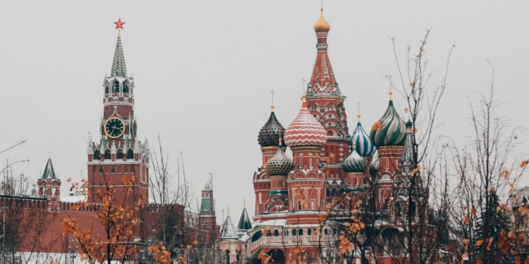 脸书、推特和谷歌禁俄官媒投放广告的缘由