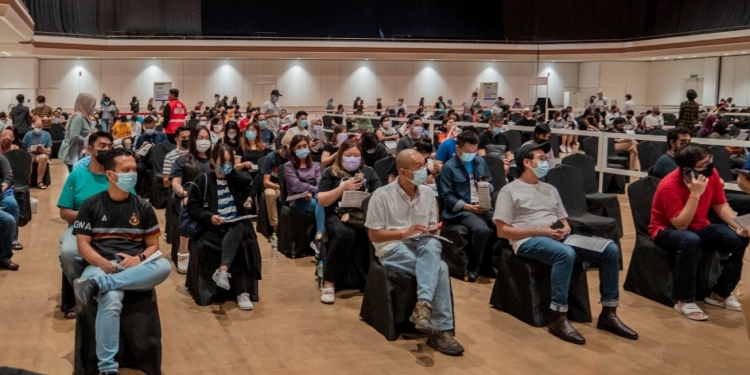 昨增3万2070确诊再创新高!46人疫殁