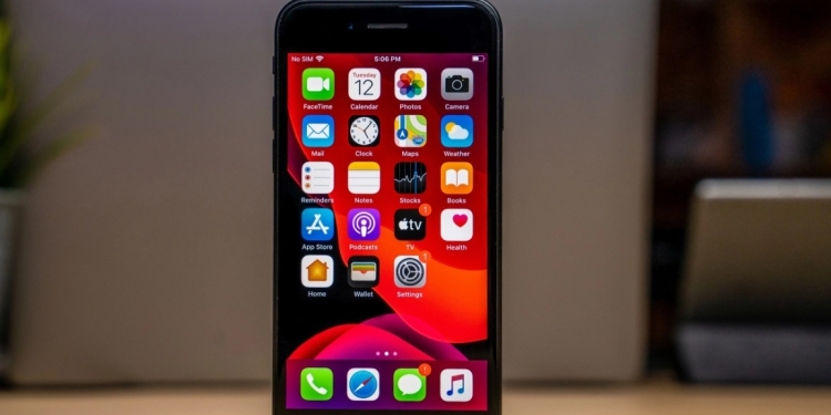 与iPhone 13一样!新iPhone SE配备4GB RAM