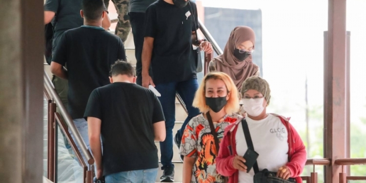 昨报2万2535确诊87疫殁！活跃病例逾32万