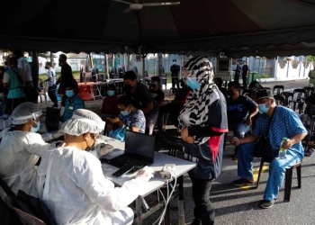 单日病例微降 2万923人确诊34病逝