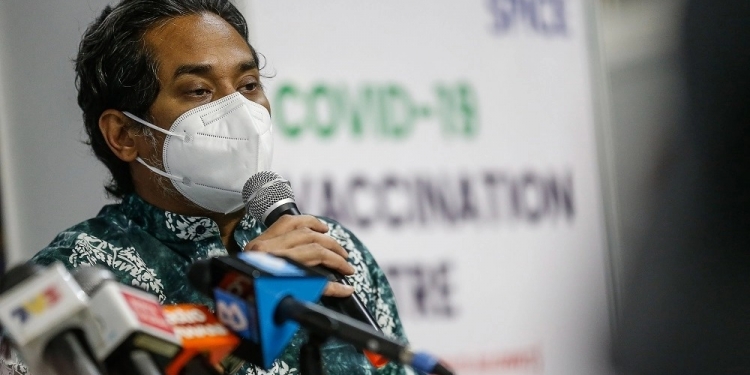 4月起失“完成接种”状态仍可堂食逛街！凯里：但最好去打加强针