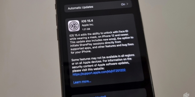 用户投诉升级至iOS 15.4后 iPhone电池续航力大受影响