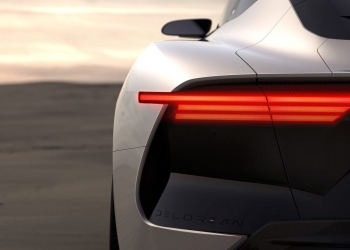 DMC 818于美国加州发表首款DeLorean概念电动车