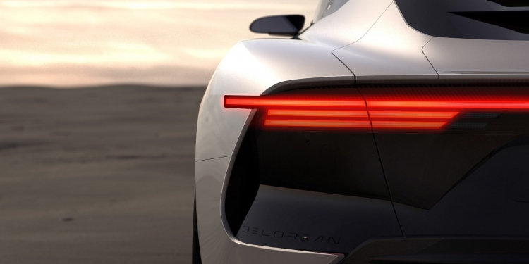 DMC 818于美国加州发表首款DeLorean概念电动车