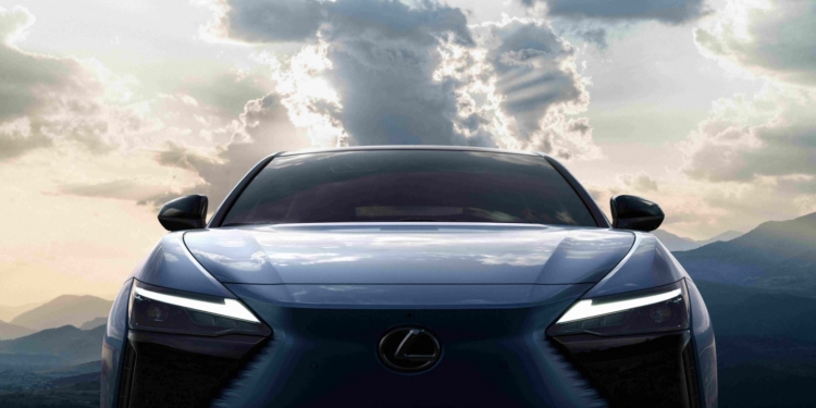 Lexus首款电动车RZ 450e 420发布