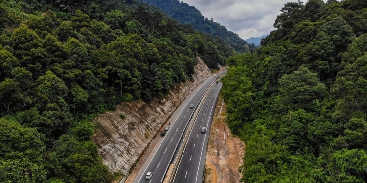 施工过程损毁光纤电缆 泛婆罗洲大道承包商罚RM8万