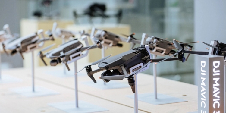 疑似DJI Mini 3 Pro全新设计和控制器泄露！