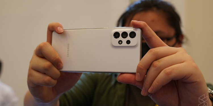 三星Galaxy A73 5G 现在可连接5G网络了!